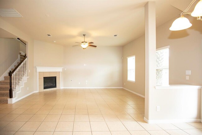 Building Photo - 7010 Stevenson Dr