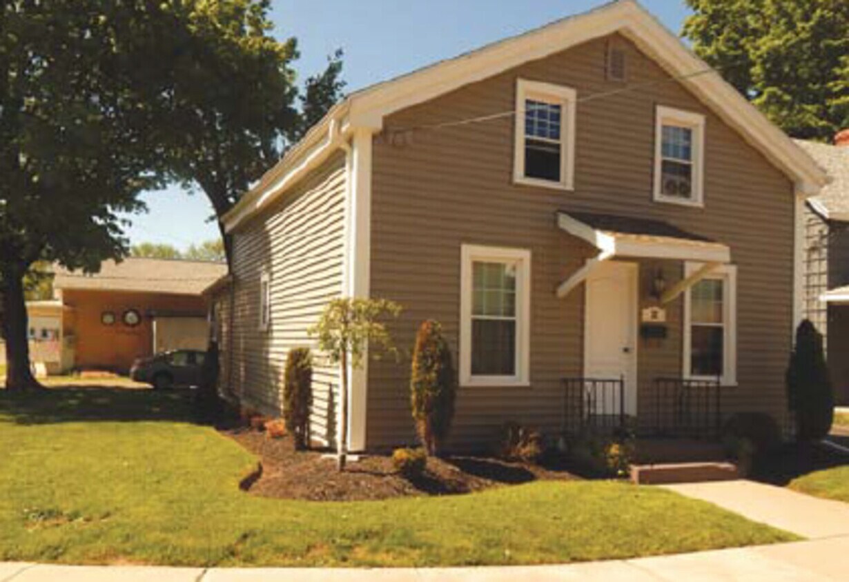 32 Canadaway House Rental in Fredonia, NY