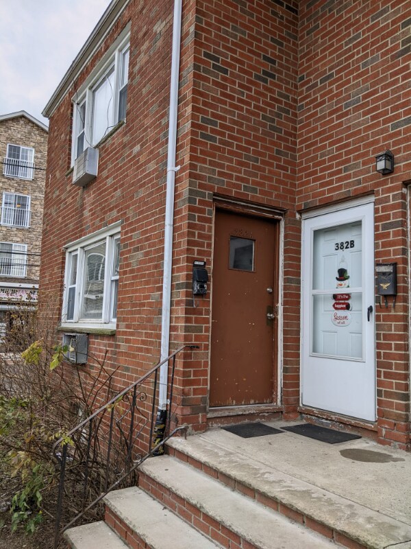 Primary Photo - 382 Fair St