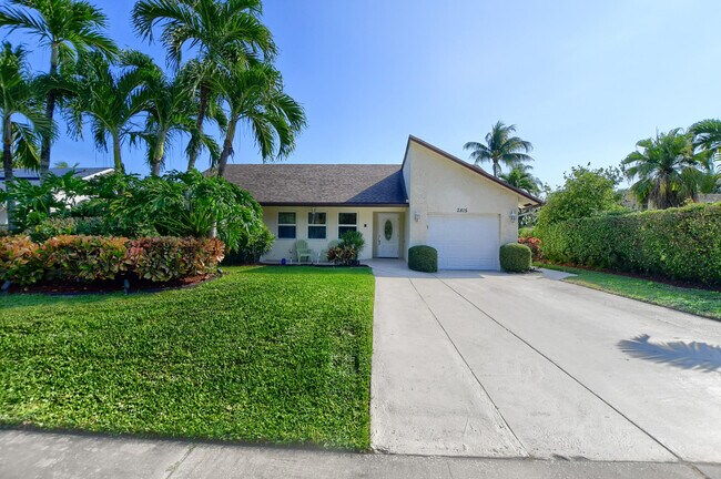 Building Photo - 2815 Cormorant Rd