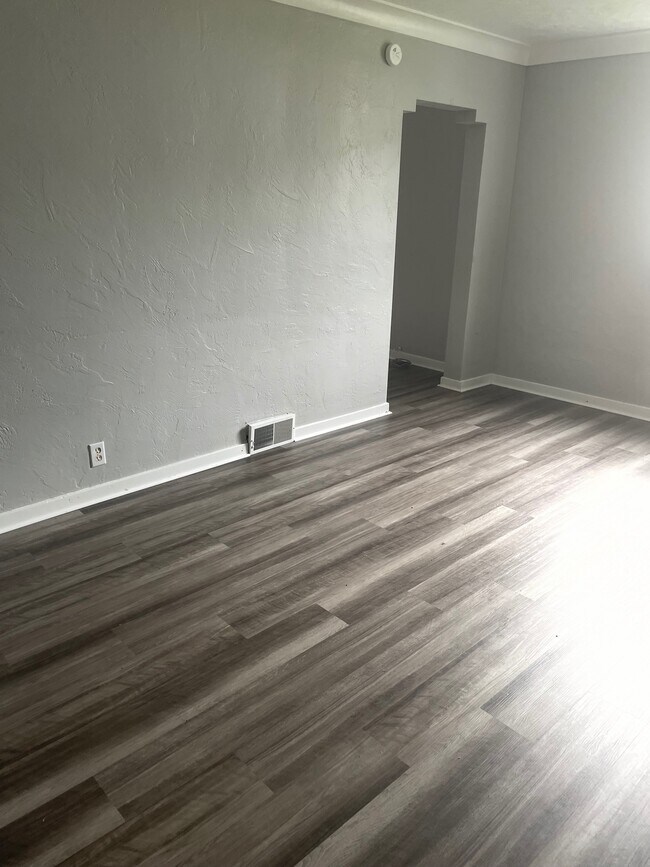 Foto del edificio - 746 Church St Ext