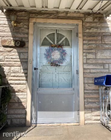 Building Photo - 3 br, 1 bath House - 690 W 500 North