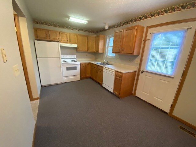 Building Photo - 402 N Owens Dr