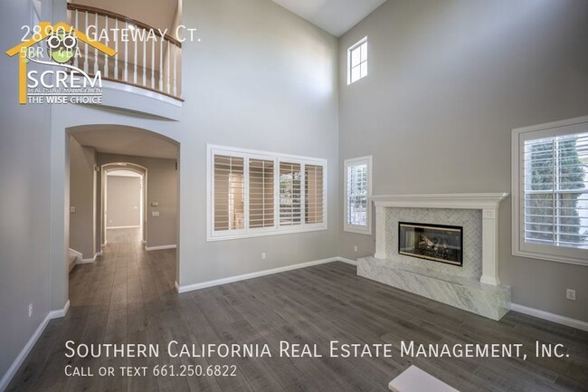 Building Photo - Stunning Five Bedroom House in Santa Clarita