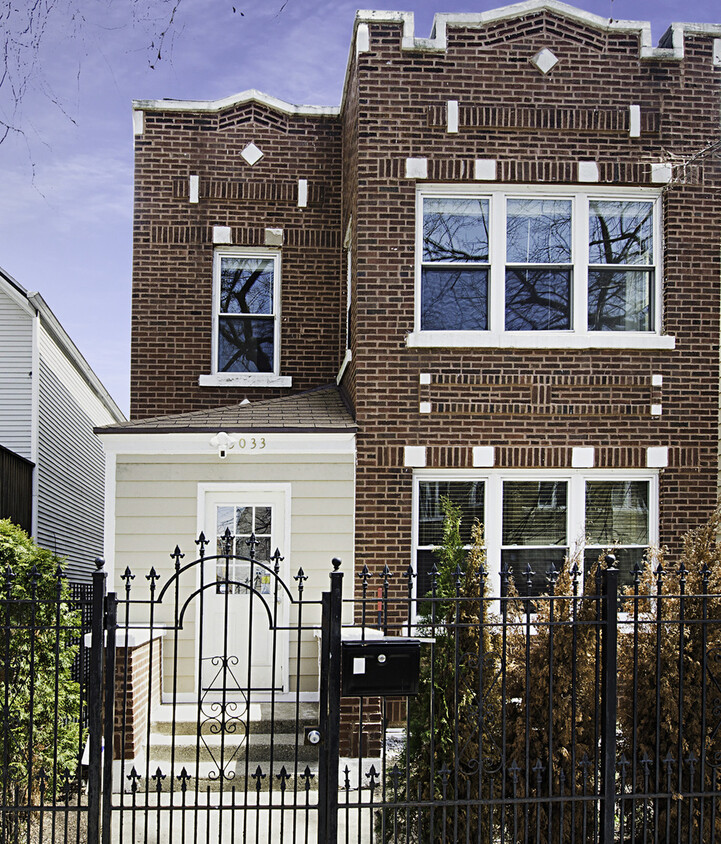 Primary Photo - 3033 N Monticello Ave