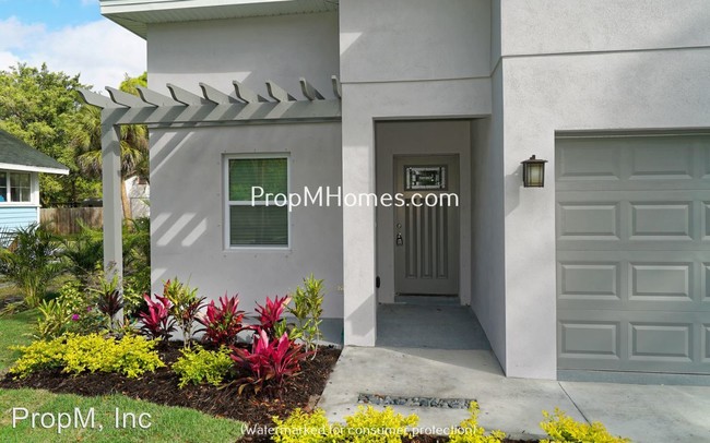 Building Photo - 1855 Vamo Way