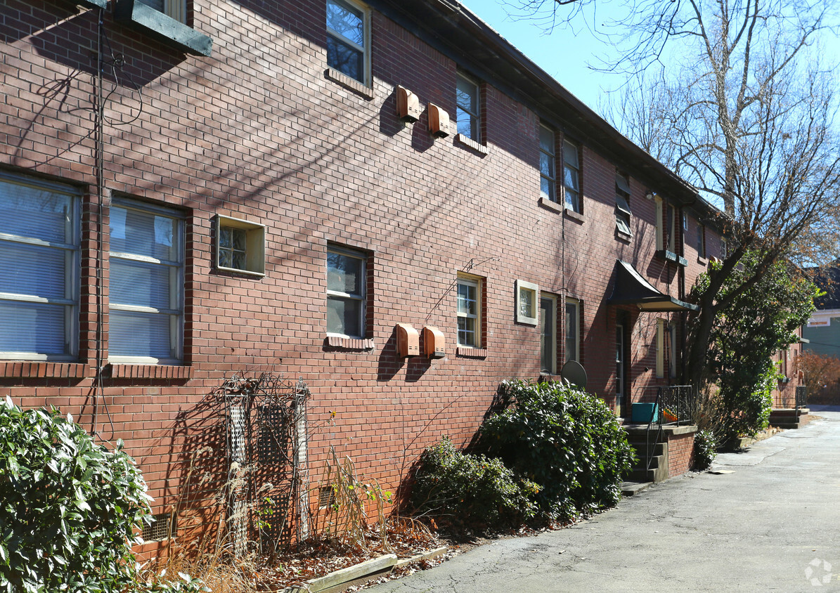 Building Photo - Greenwood Apartments