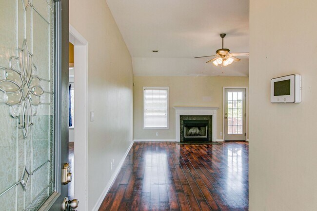 Building Photo - 988 Chardea Ct