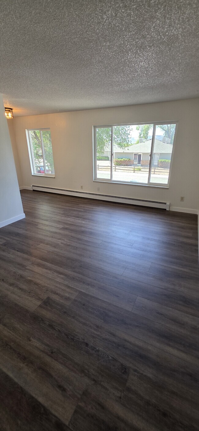 Foto del edificio - 1025 Cedar Way