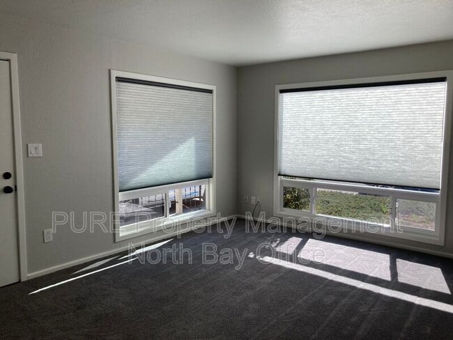 Building Photo - 2115 Midway Dr