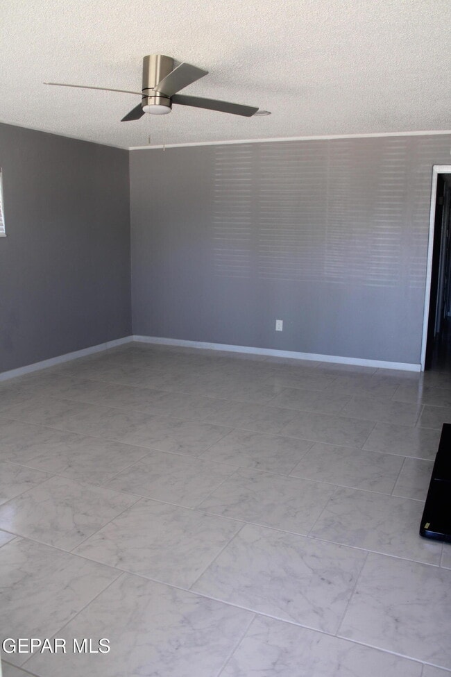 Building Photo - 1507 Dennis Cir