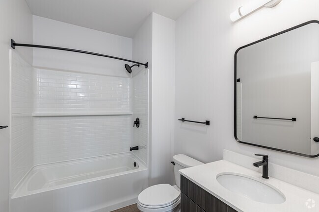 1BR, 1BR - The Willard - 875SF - Bathroom - The Pike Apartments