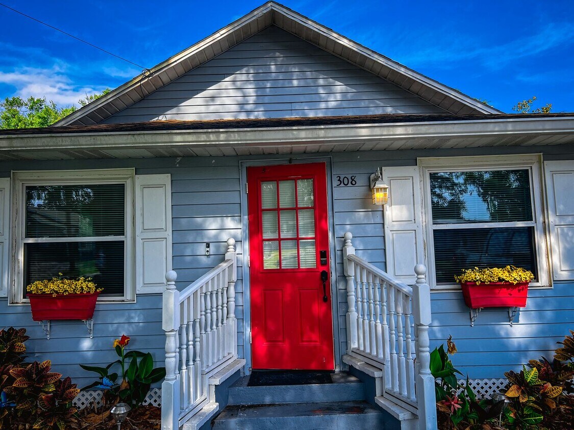 Primary Photo - Charming Home in the Heart of Downtown Kis...