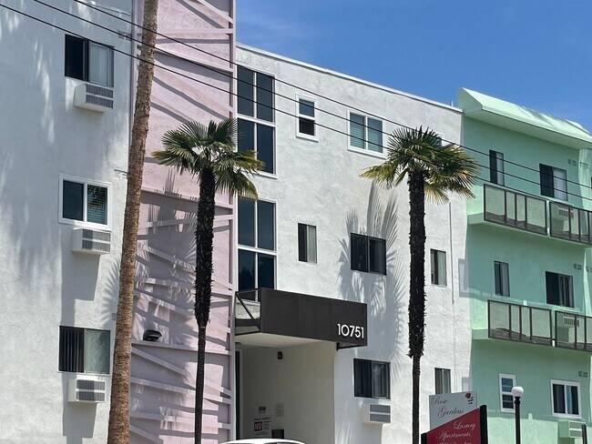 Foto del edificio - Rose Gardens Apartments