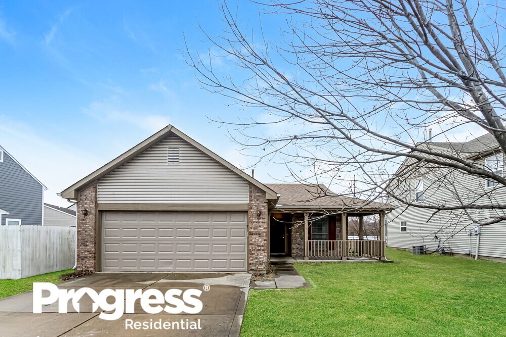 Foto principal - 5384 Lakeside Manor Dr