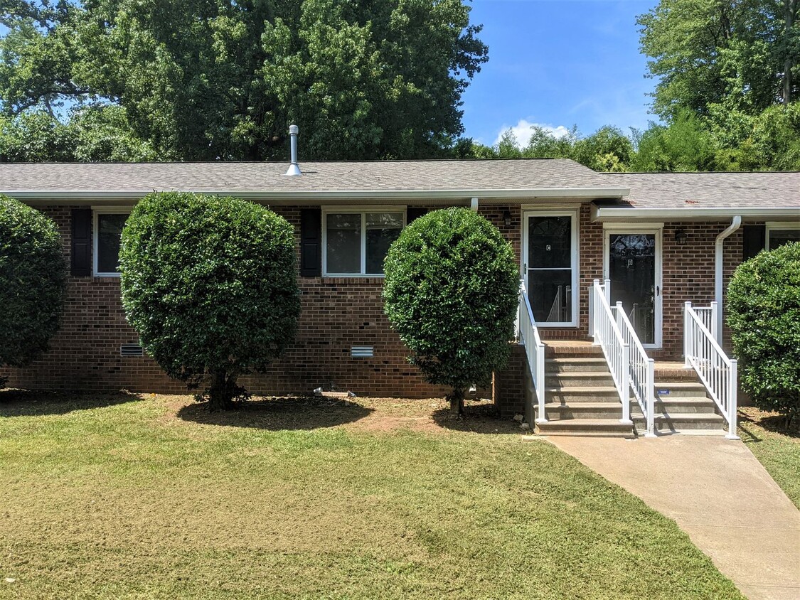 Primary Photo - 3906 Lexington Dr