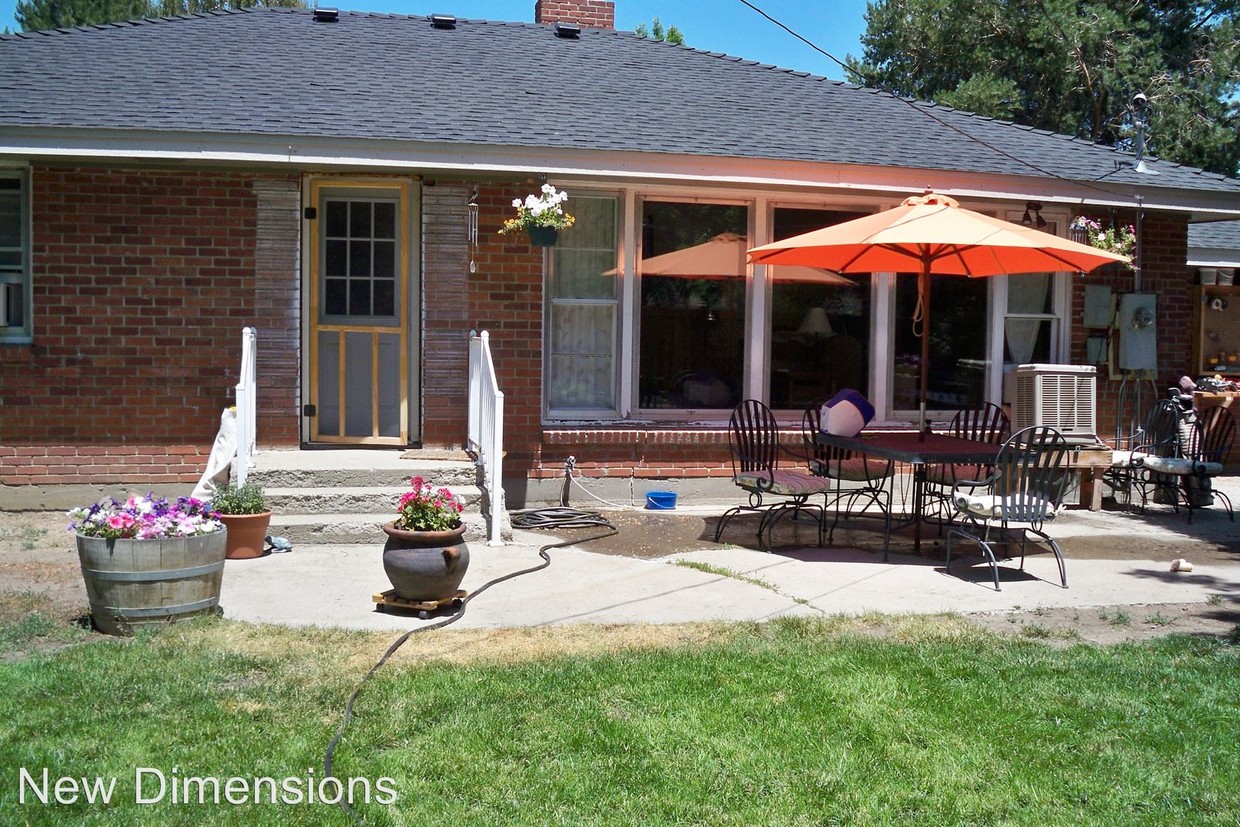 Building Photo - 2 br, 1 bath House - 907 W. Telegraph