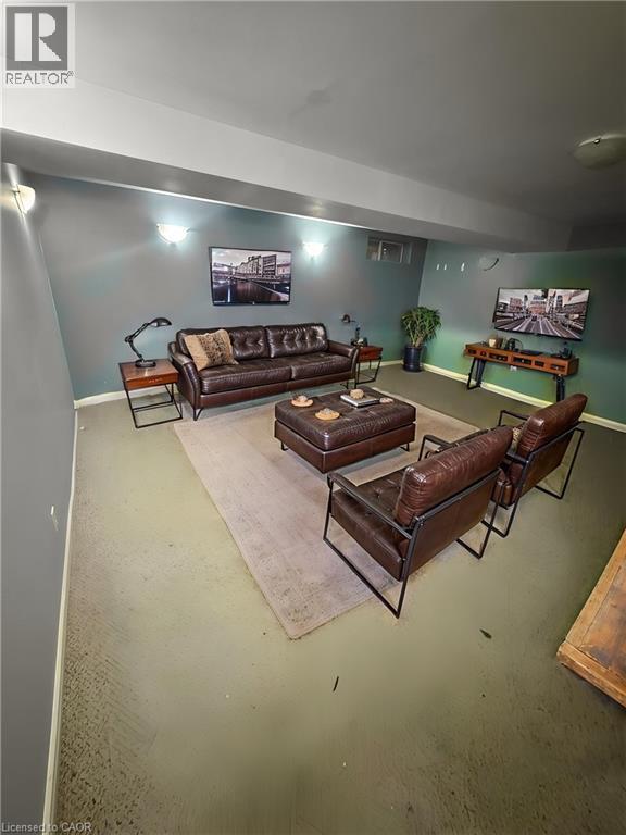 Photo du bâtiment - 717 Activa Ave
