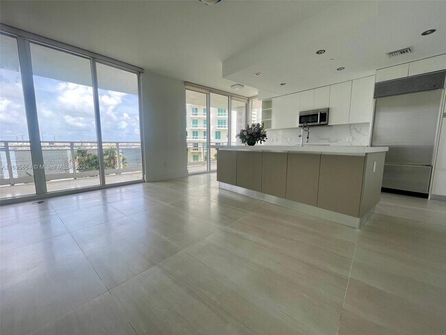 Foto del edificio - 901 Brickell Key Blvd