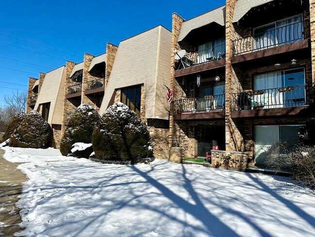 Foto del edificio - 7302 Blackstone Ave
