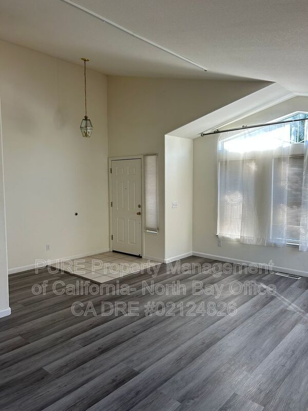 Building Photo - 2306 Wicket Ave