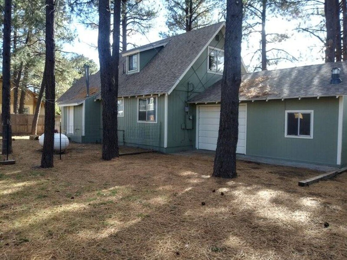 Foto principal - COMING IN AUGUST! Turn' Key 3-Bed Mountain...