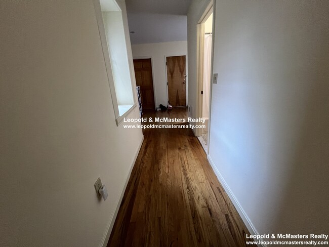 Building Photo - 1424 Beacon St