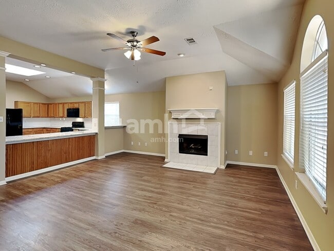 Building Photo - 1907 W Welsford Dr