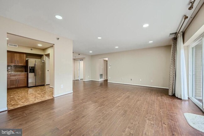 Foto del edificio - 7203 Rockland Hills Dr