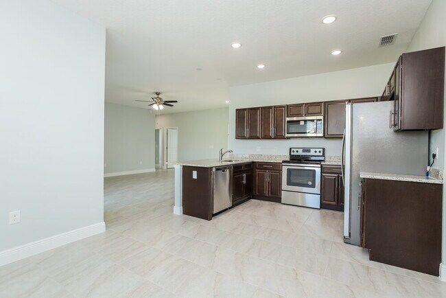 Building Photo - 764 Leonardo Ct