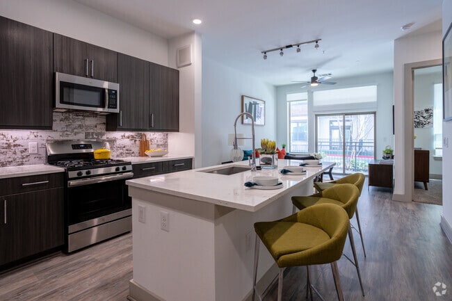 Up to 8 Weeks Free! Call Today! - Up to 8 Weeks Free! Call Today! Apartment