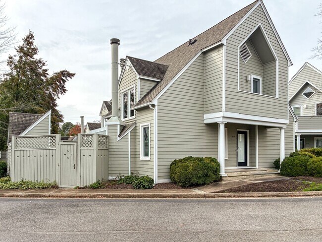 Building Photo - Recently Remodeled 3 bed 3 bath in Tuckahoe!