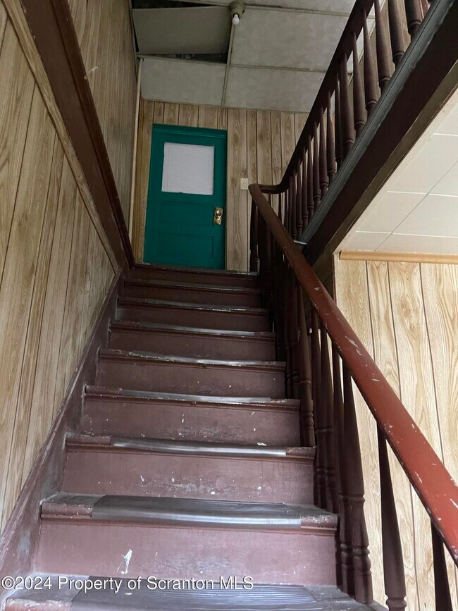 Building Photo - 527 Meridian Ave