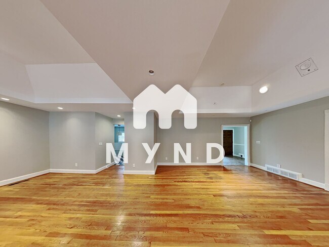 Building Photo - 2812 Margaret Mitchell Dr NW