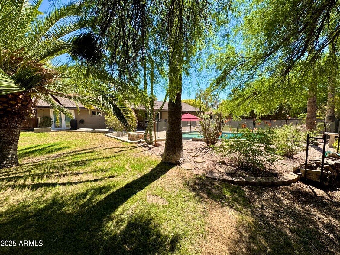 Foto principal - 4412 E Vermont Ave
