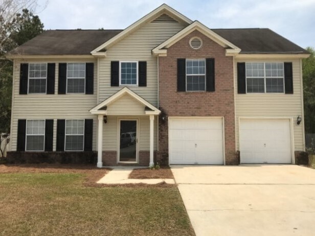 Primary Photo - 223 Longleaf Cir