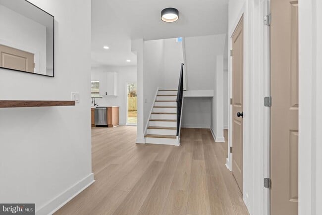 Foto del edificio - 12 Stonybrook Dr