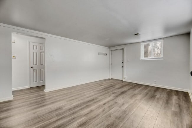 Foto del edificio - 1890 S Garfield St