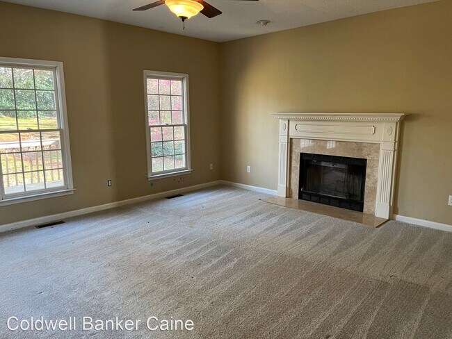 Foto del edificio - 4 br, 2.5 bath House - 18 Summer Glen Drive