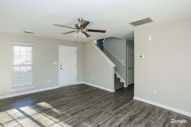 Foto del edificio - 2328 Chantilly Ct