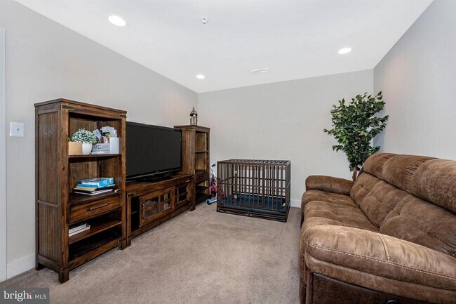 Foto del edificio - 22850 Cabin Branch Ave