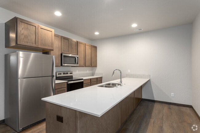 2BR, 2BA - 1,118SF - Riverside at Coyote Rock