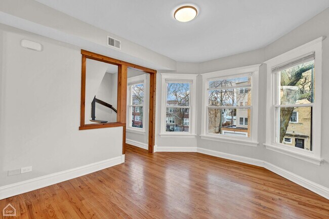 Foto del edificio - 4242 N Kimball Ave