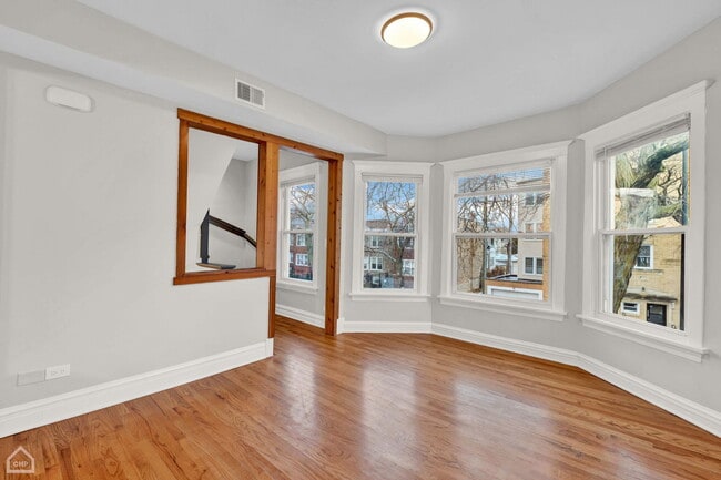 Building Photo - 4242 N Kimball Ave