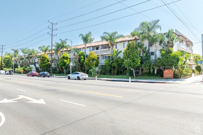 Foto del edificio - Villa La Paloma Apartments | 7722 Reseda Blvd