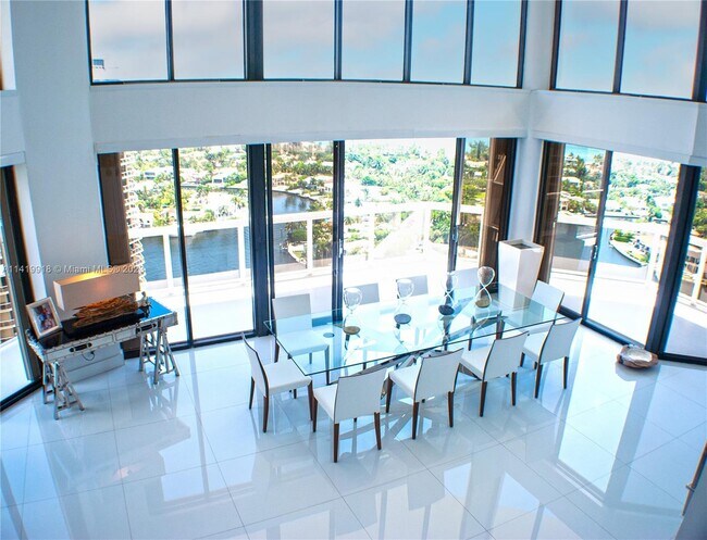 Building Photo - 20185 E Country Club Dr