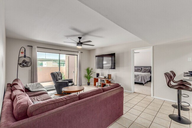 Building Photo - BEAUTIFUL AND SPACIOUS 1ST FLOOR MESA CONDO!