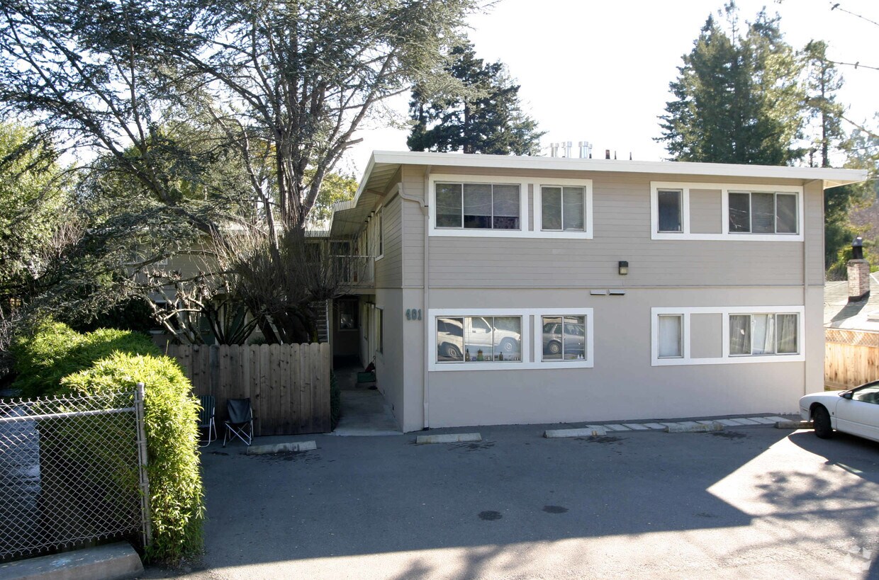 Primary Photo - 401 Ash St