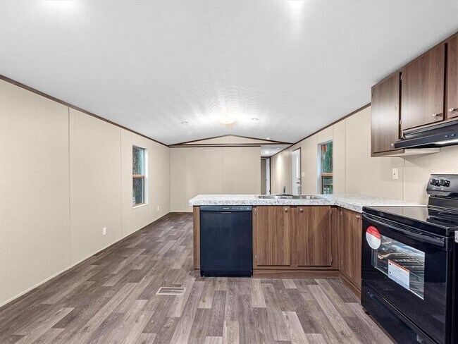 Foto del edificio - 8606 Yellow Poplar Ln