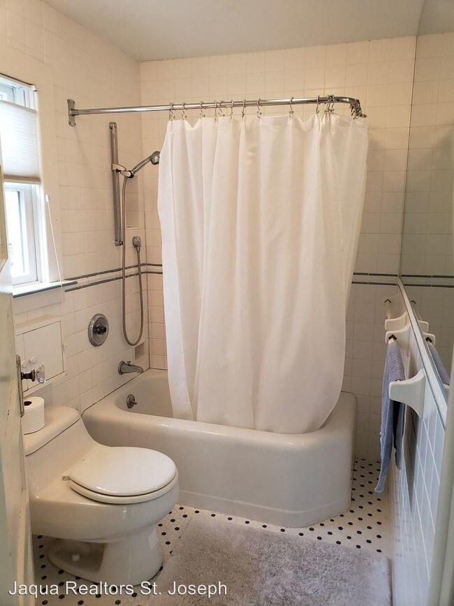 Foto del edificio - 1 br, 1 bath House - 402 Pearl Street